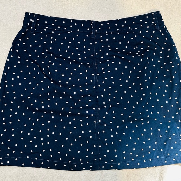 St John’s Bay Navy Blue and white polka dot skorts - Picture 2 of 4